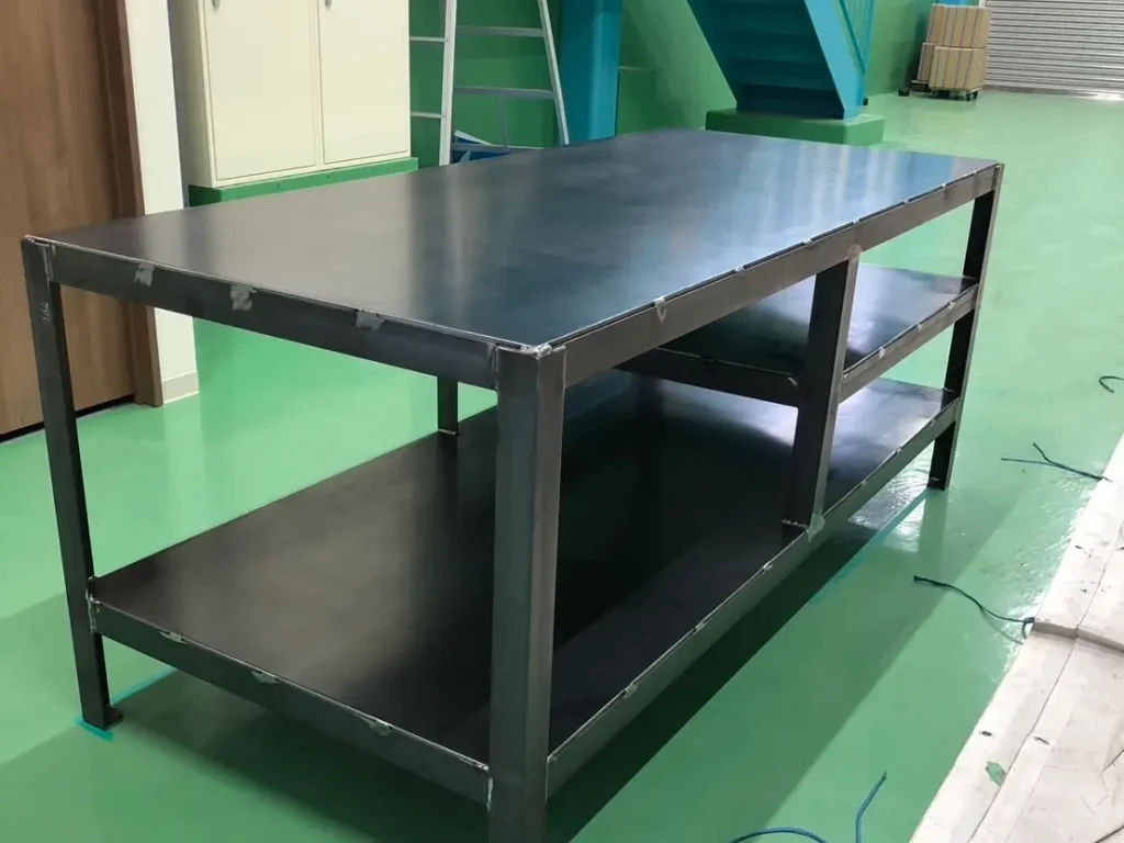 オーダーメイドで制作した作業台