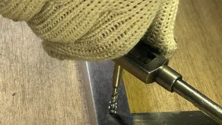 ステンレス枠へのタップ加工（板厚1.2ｍｍ）｜金属関連はアラヤへ相談ください