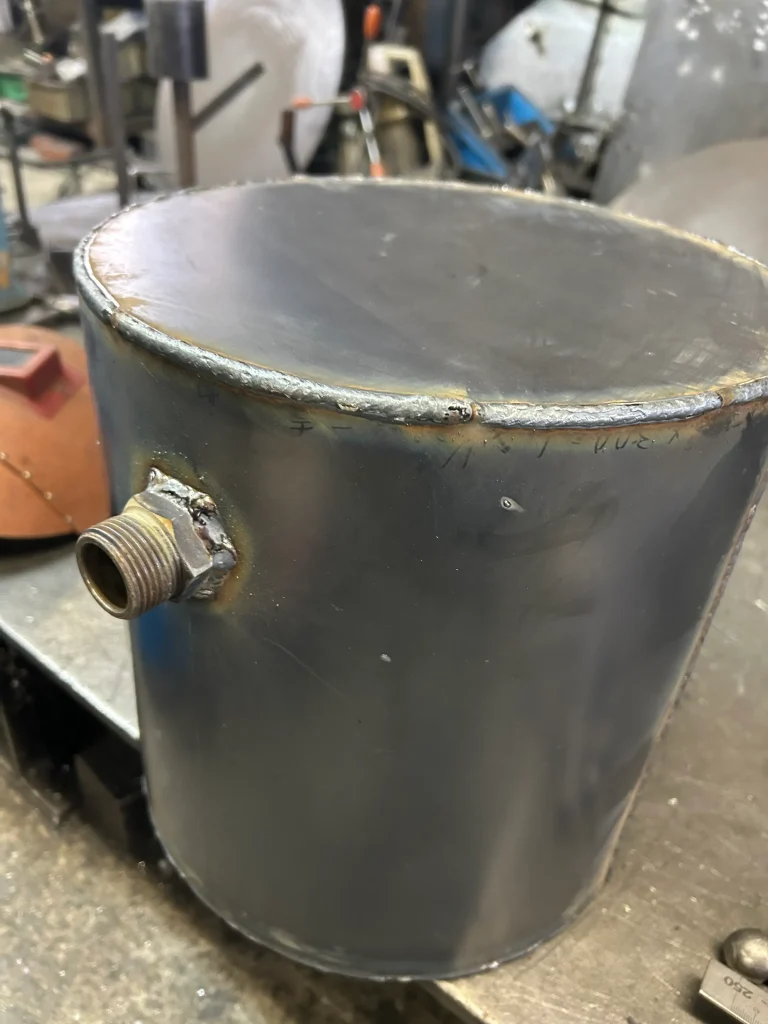 鉄のタンク製作