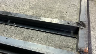 オーダーメイドでエアコン架台製作しました