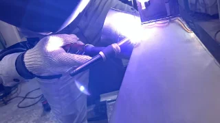 ステンレスホッパーの溶接修理事例｜割れ補修・漏れ対策